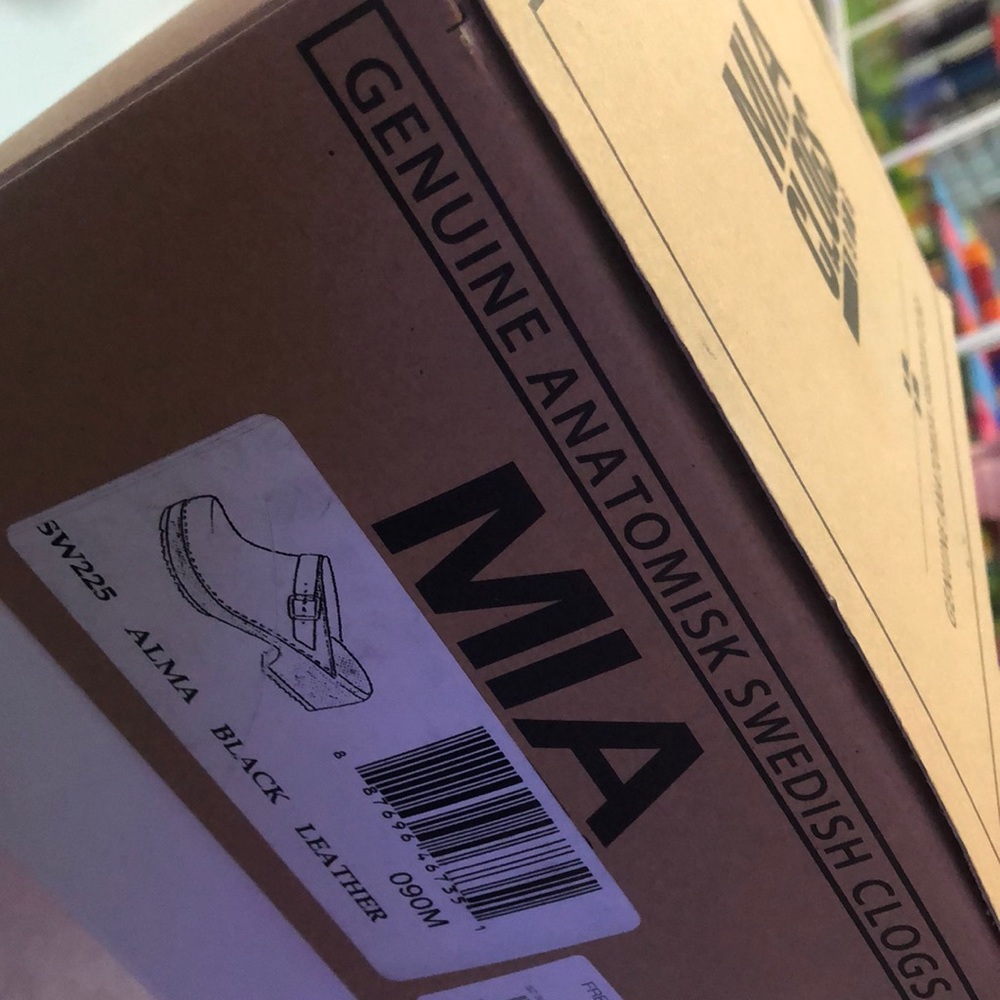MIA CLOGS Alma size 39 EU/ 7 US in black